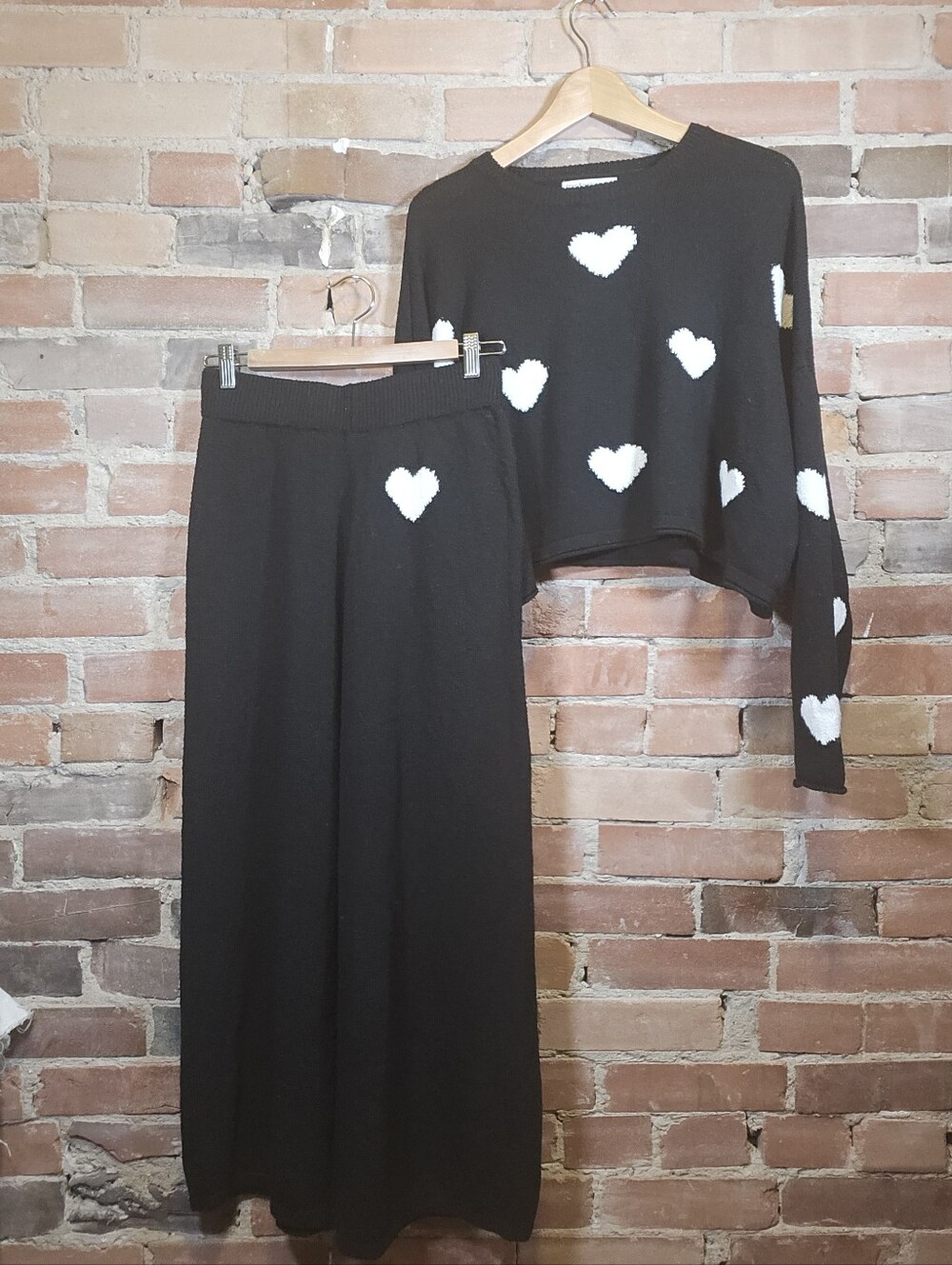 Moon & Madison Heart Sweater & Pant Lounge Set — Black, Size L